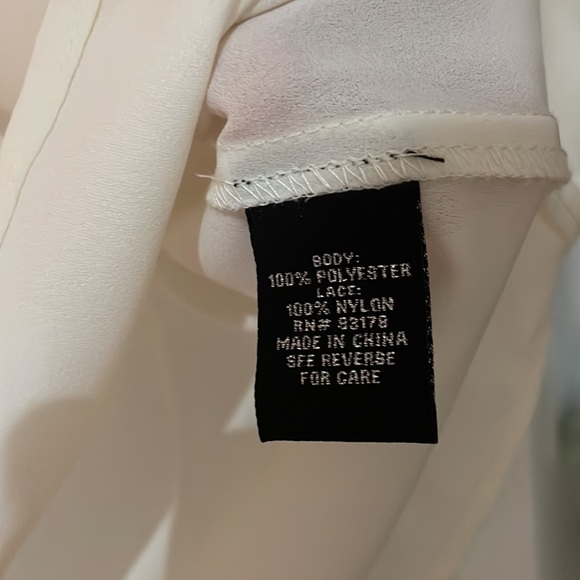 Catherine Malandrino Cream Lace/Silk like blouse in size large - Picture 5 of 8